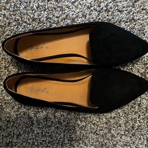 black pointed toe flats